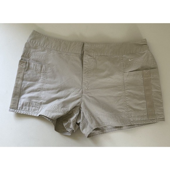Nike Shorts Womens Size XL 16-18 Khaki Utility Bottoms - Picture 1 of 9